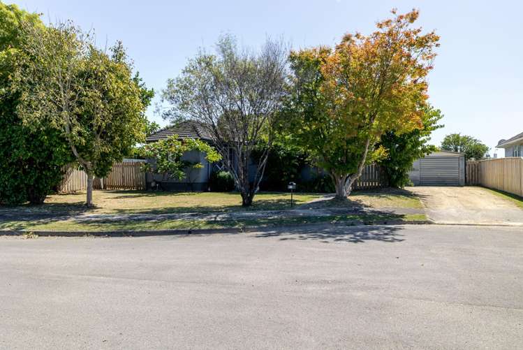 15 Montrose Place Takaro_21