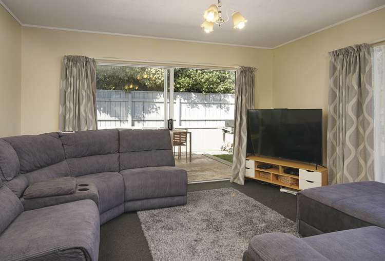 2/6 Manson Avenue Stoke_1