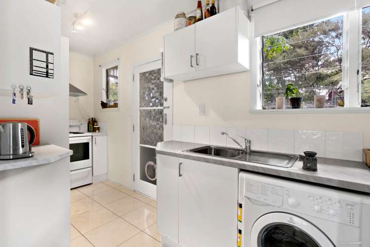 3/37 Eskdale Road Birkdale_2