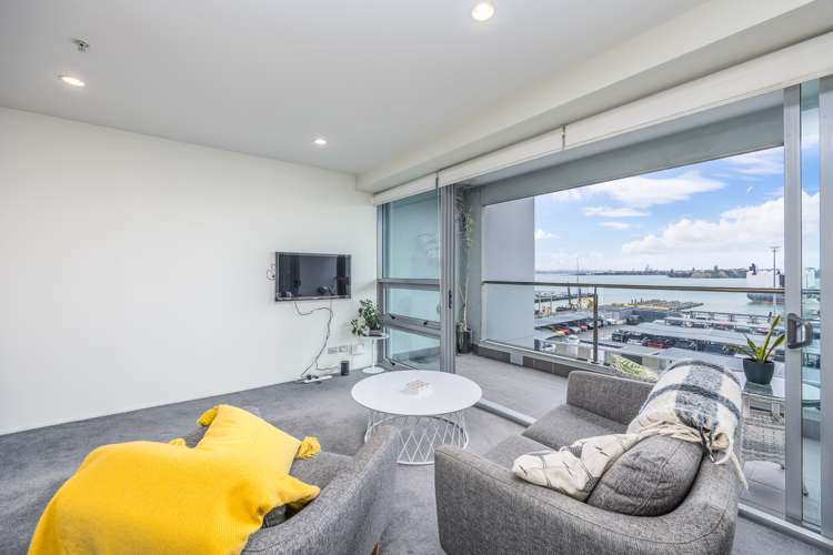 801/2 Beach Road Auckland Central_7