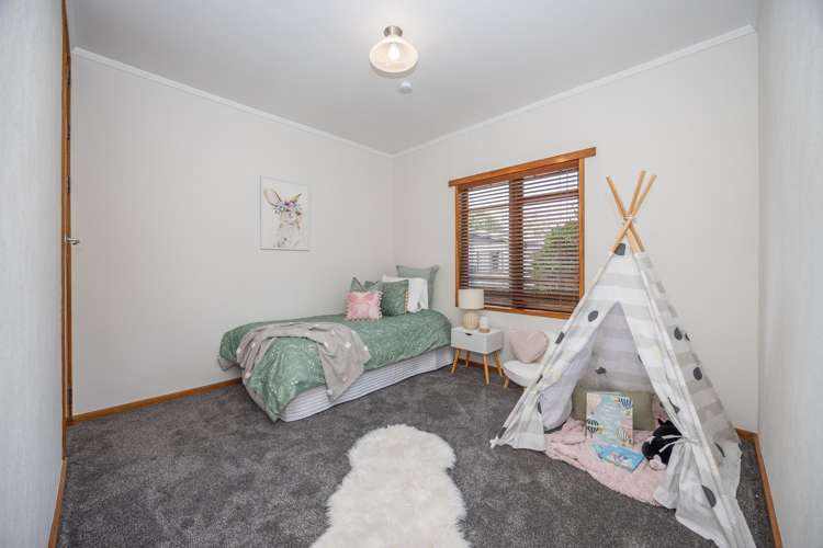 174 Fox Street Hamilton East_13