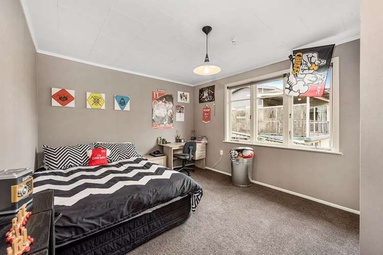 88 Houchens Road Glenview_19