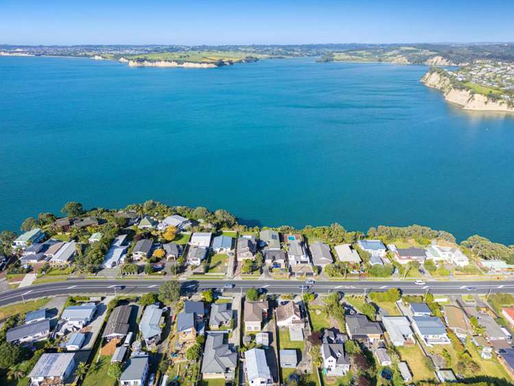 806 Whangaparaoa Road Manly_19