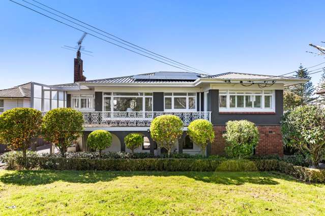 QUINTESSENTIALLY KIWI - GLENDOWIE GEM!