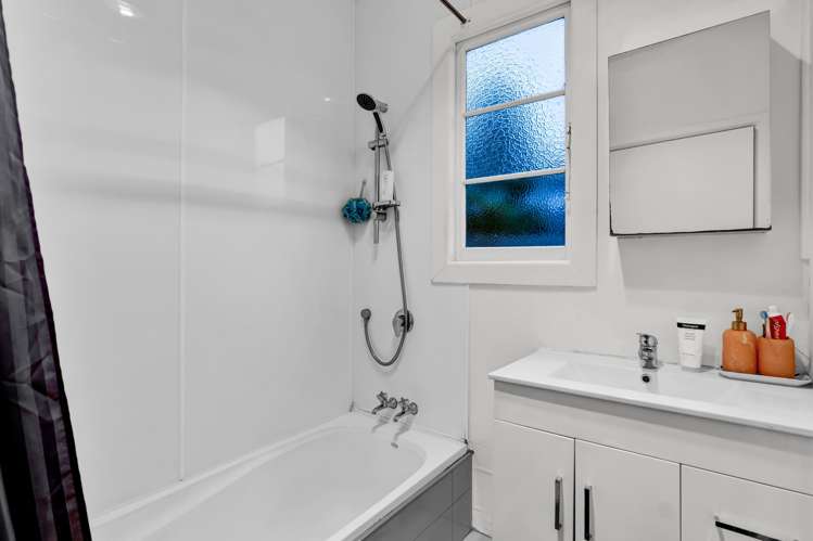 15A Queens Road Glen Avon_15