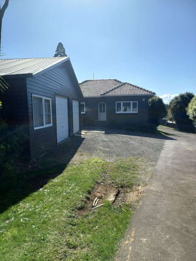 3 Bedroom bungalow central pukekohe.