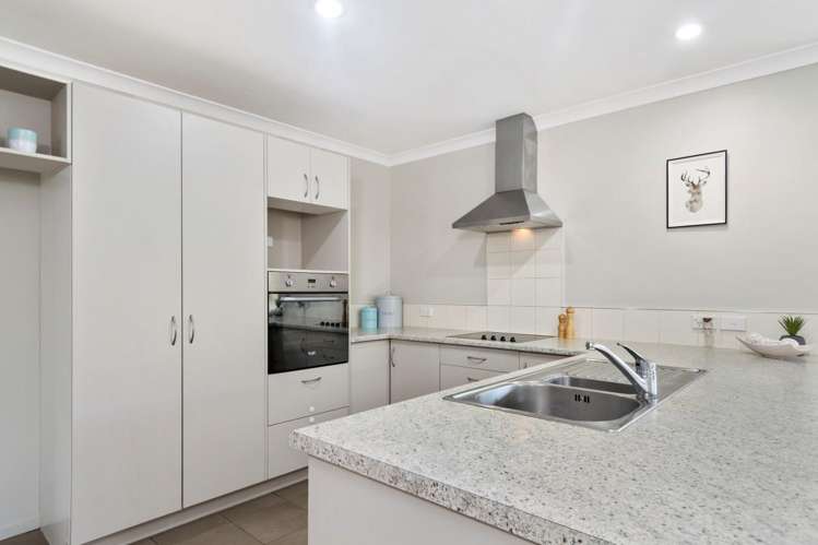 8 Blossom Grove Papamoa_10