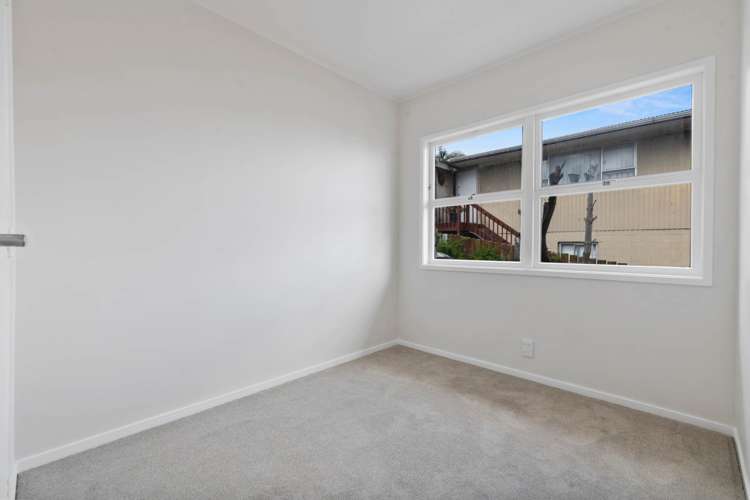 1/92 Cardiff Road Pakuranga Heights_21