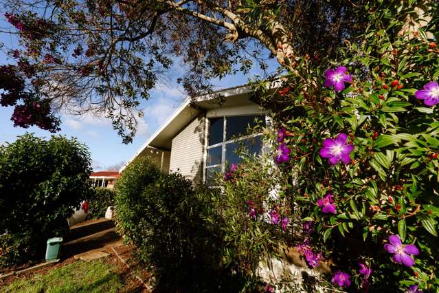 Opportunity knocks in this family-friendly pocket!