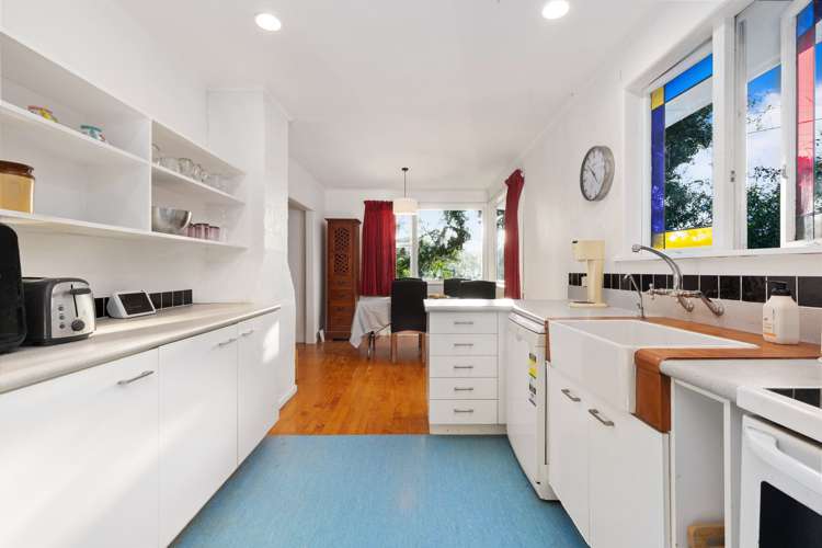 64 Selwyn Crescent Forrest Hill_5