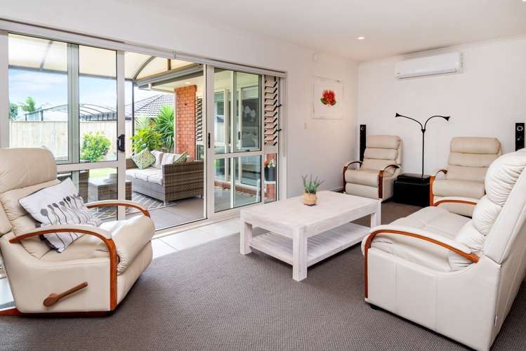 7 Columbia Crescent Beachlands_11