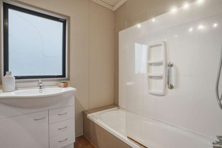 3 Clariton Avenue Green Island_12