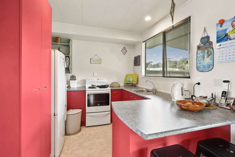 4 Rauparaha Street Marokopa_21