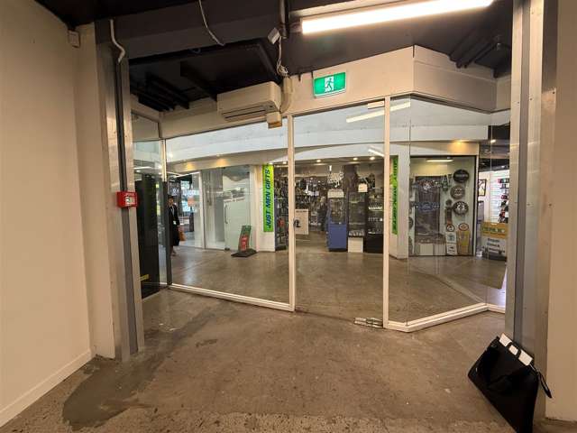 Shop 11, 1 Manners Street Te Aro_4