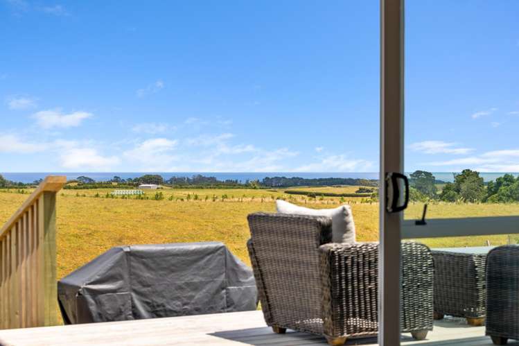 11 Leith Road Okato_34