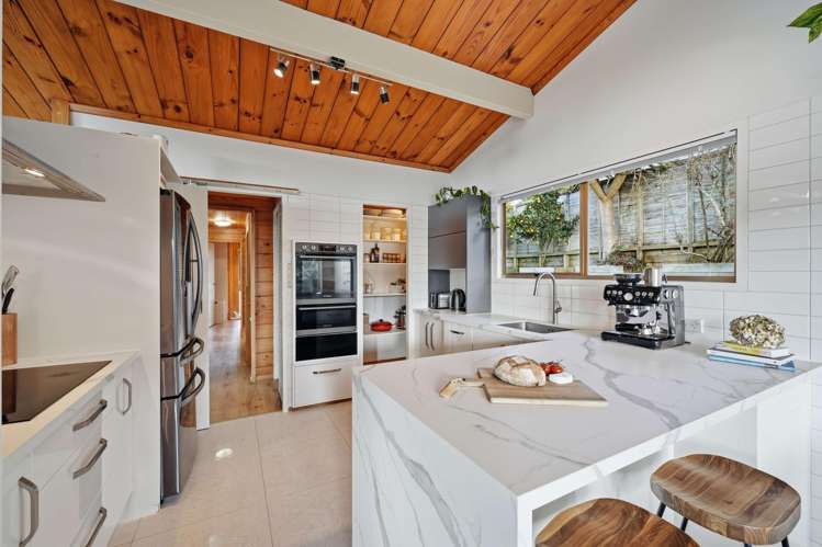 11 Kiri Place Mairangi Bay_11