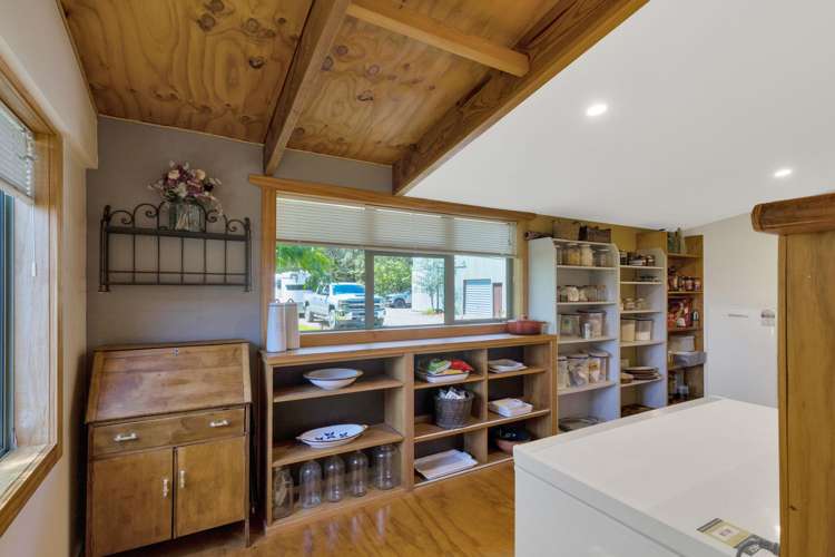 1805 Cust Road Cust_16