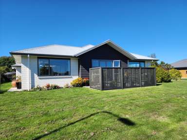 24 Barry Curtis Place_1