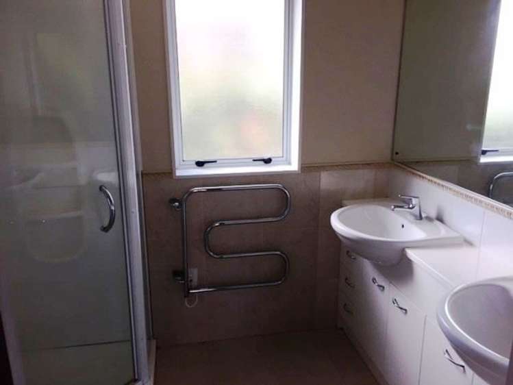 2 Gairloch Place Wattle Downs_8