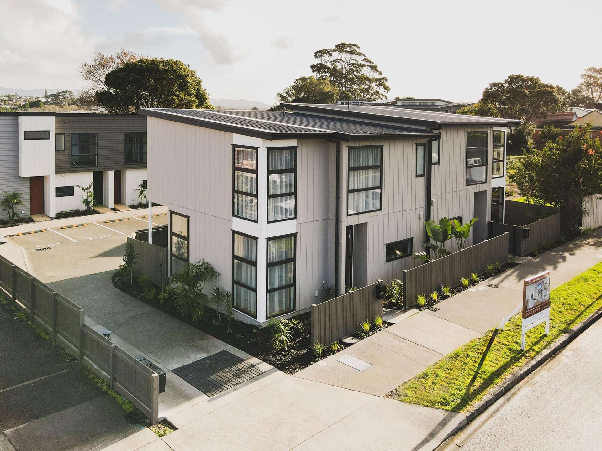 2/129 Richardson Road Mount Albert_0