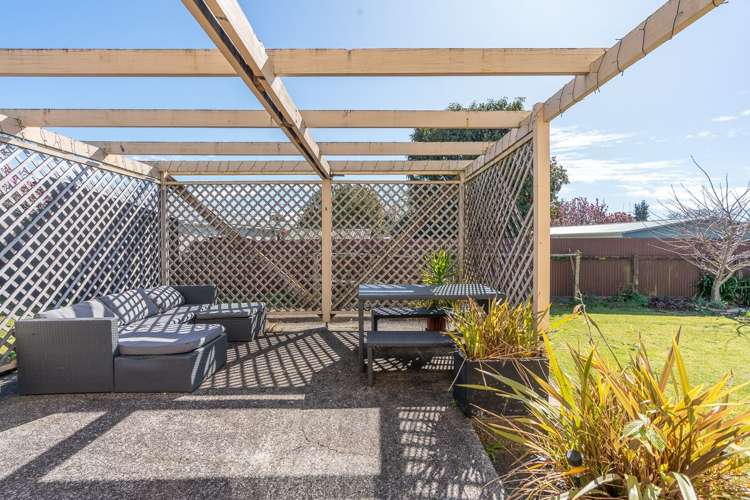 33 Garden Heights Avenue Glenview_16