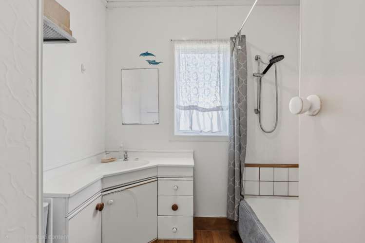 2 Ettrick Place 11139_6