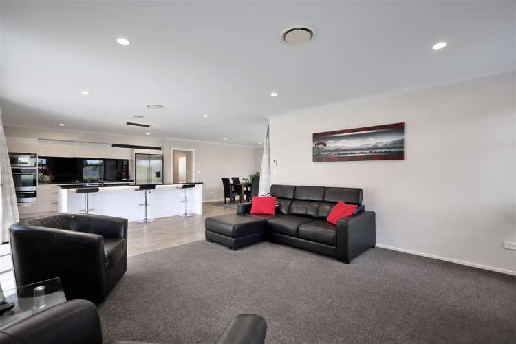 2 Douglas Drive Allenton_6