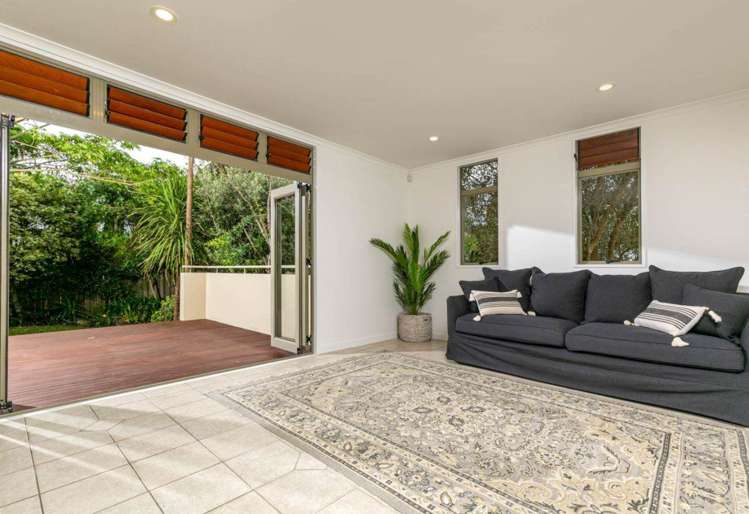 71a Cliff Road Torbay_7