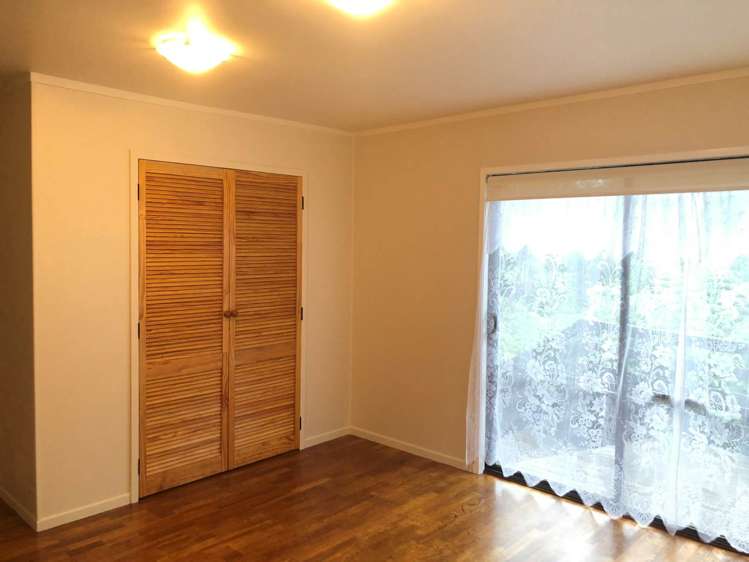 38 Longfellow Parade Glen Eden_10