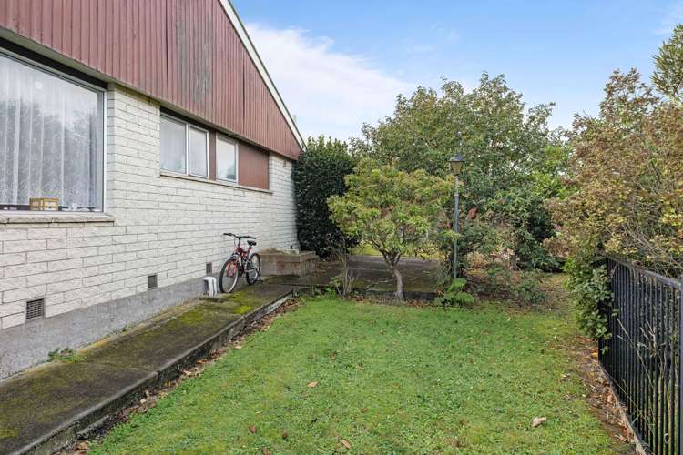 1/98A Lake Terrace Road Burwood_13