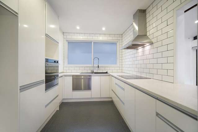 200 Godley Road 11422_2