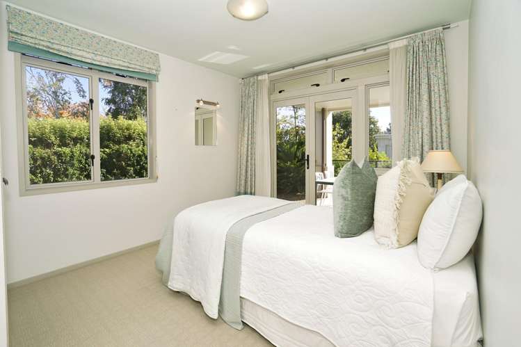 138 Lake Crescent Hamilton Lake_19