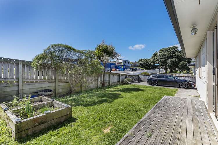 2 Dimock Street Titahi Bay_12