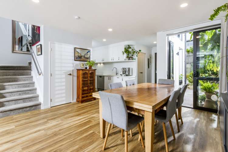 77 Bonair Crescent Silverdale_7