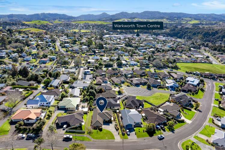 51 Earlsway Warkworth_23
