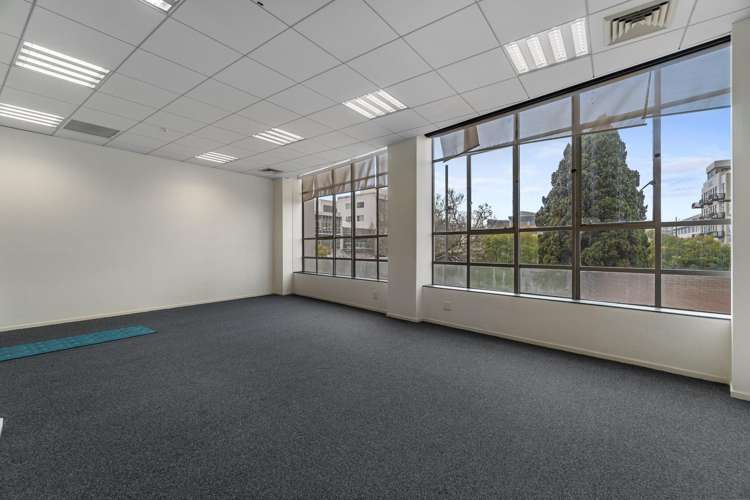 1st Floor/149 Alexandra Street Hamilton Central_2