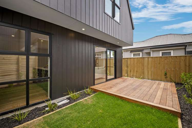 152A Hills Road Edgeware_11