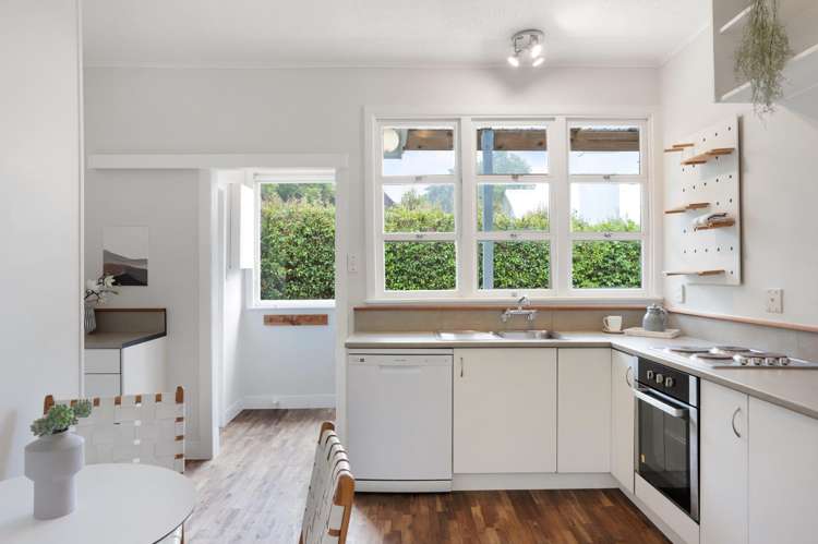 32 McEntee Road Waitakere_10