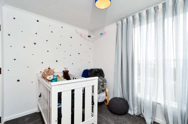 1 Crompton Road Massey_11