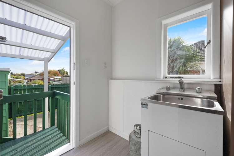 33 Earlsworth Road Mangere East_10