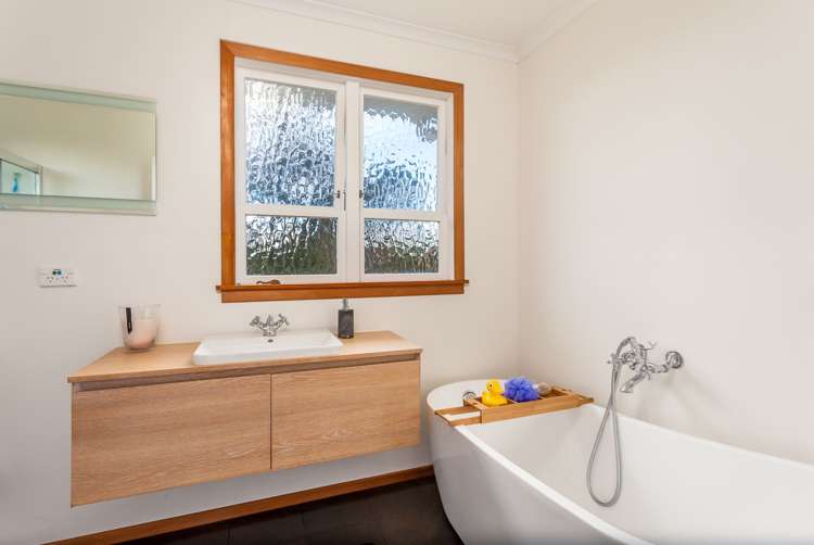 28 Roland Hill Glen Eden_7