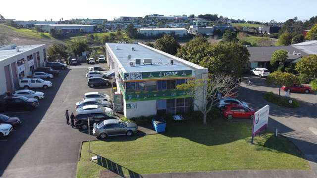 Unit A/7 Vega Place Mairangi Bay_1