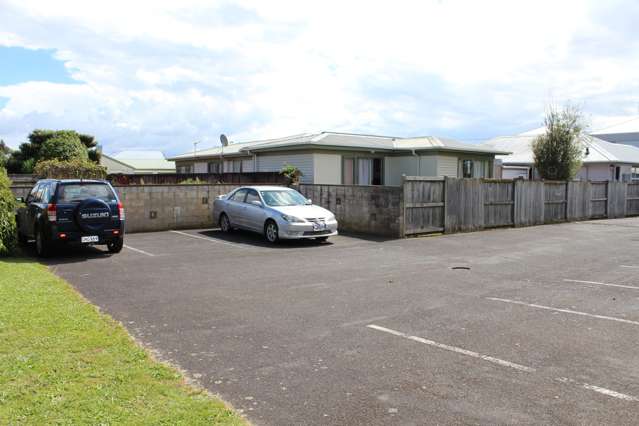 200 Old Farm Road Hamilton East_3