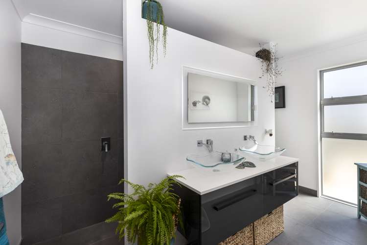 61 Edgewater Place Rarangi_12