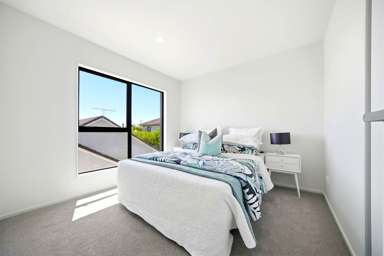 2/2 Coronation Street_3