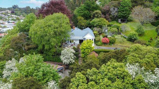 Country Lifestyle - Inner City Location