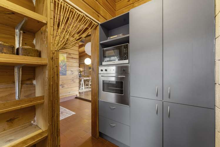 6 Brown Road Ohope_10