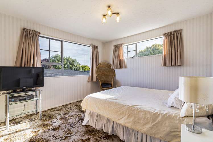 2/5 Salford Avenue Redwood_17