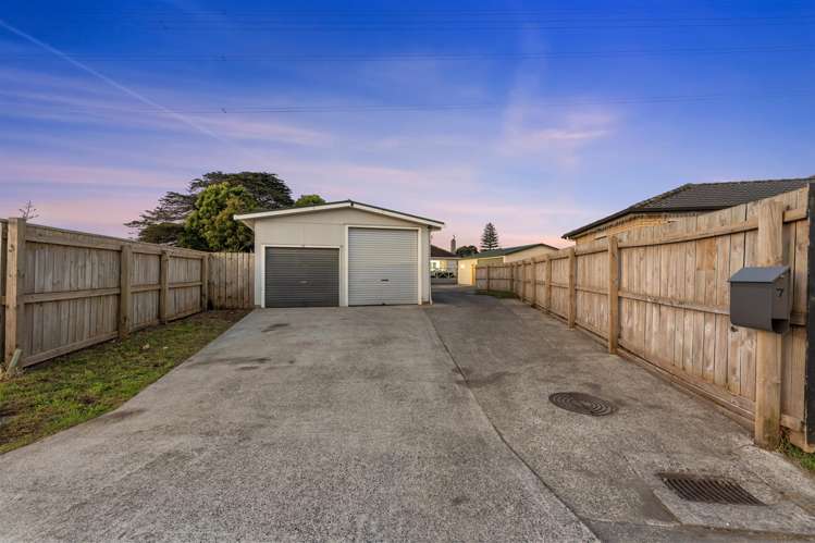 7 McBurney Place Mangere East_24