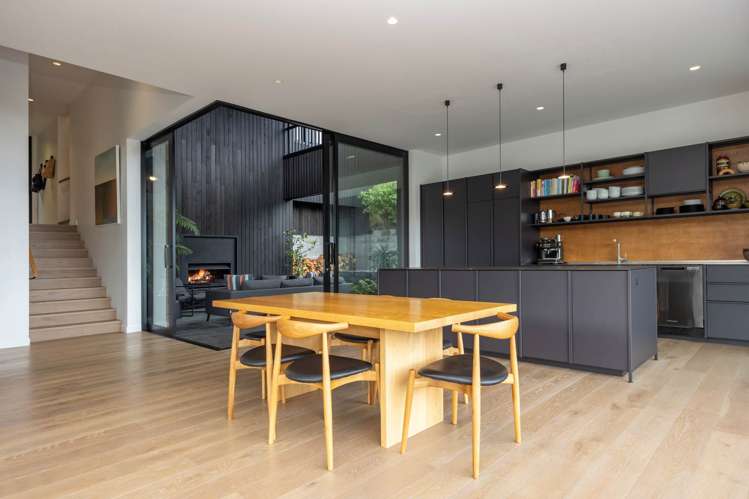 111 Garden Road Piha_11